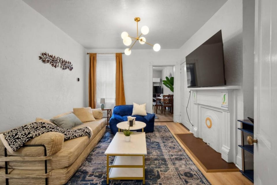 Communal lounge/ TV room