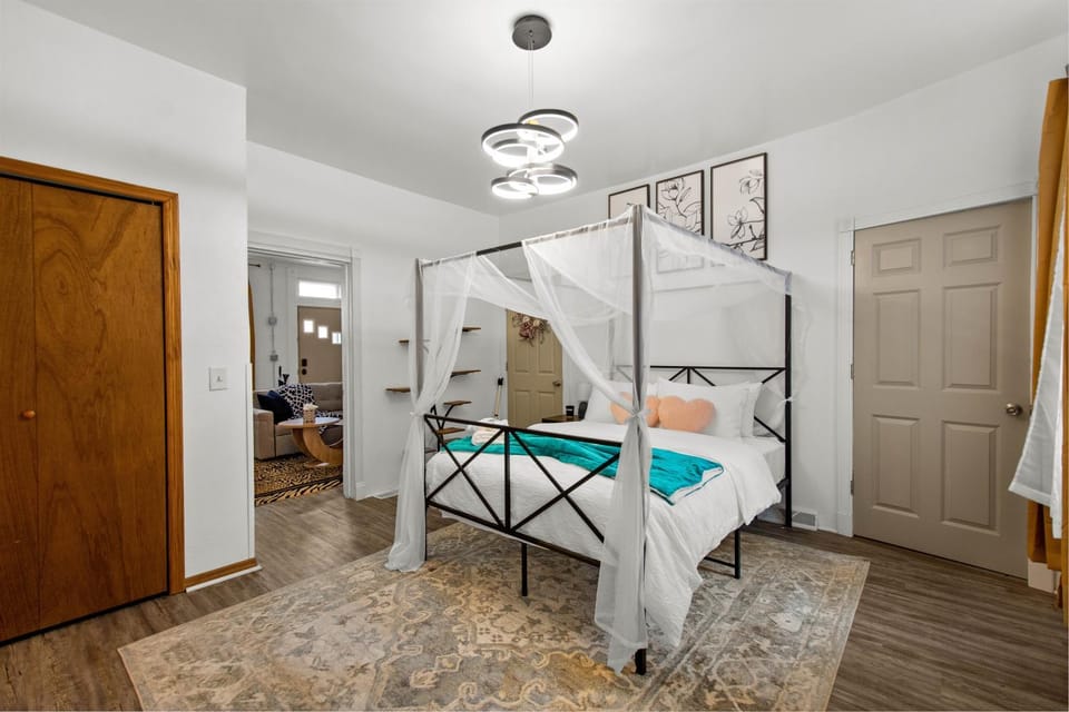 Bed, Bedroom