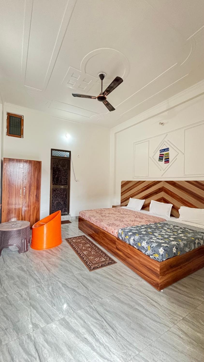 Bed, Photo of the whole room, Bedroom, fireplace