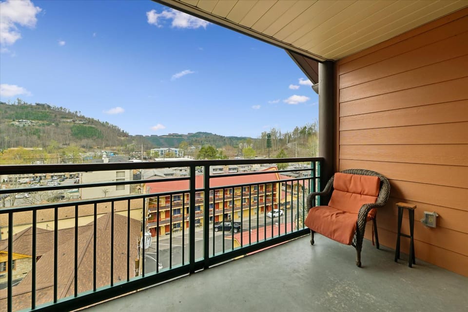 Day, Balcony/Terrace, Seating area, Mountain view