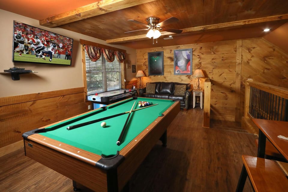 Misty Mountainside Chalet in Gatlinburg