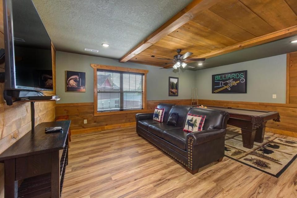Running Bear Chalet in Gatlinburg
