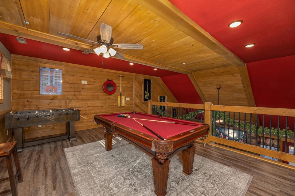 A Splash Of Blue Chalet in Gatlinburg