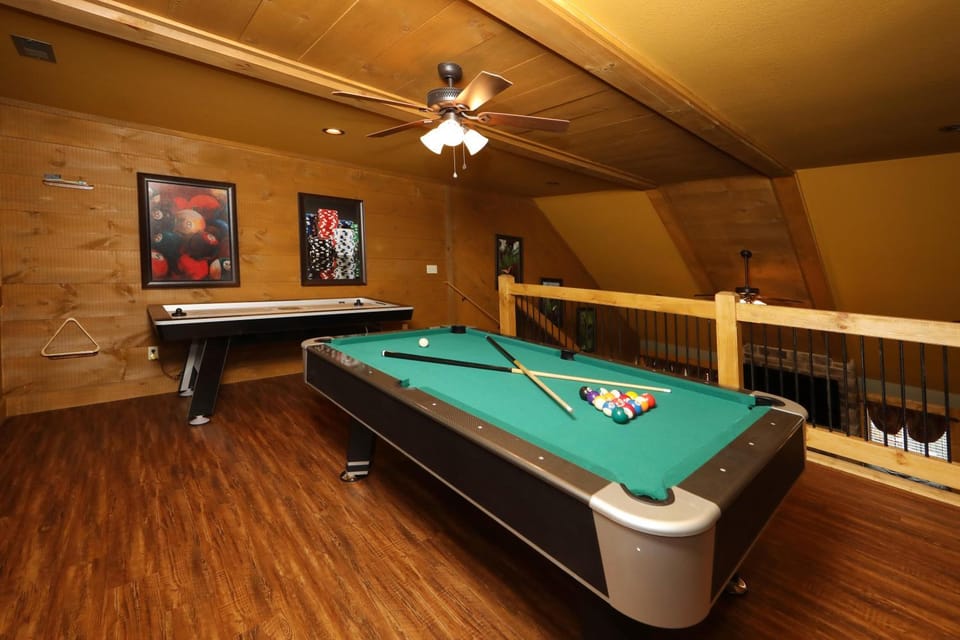 Dive Right In Chalet in Gatlinburg