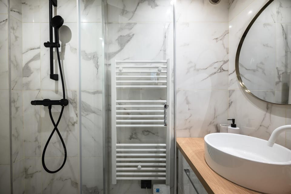 Cozy & Renovated - Close to Market Square Restaurants Apartment in Nice