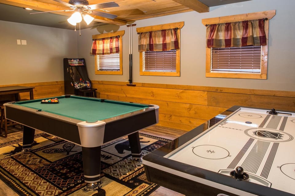 Gatlinburg Pool Pad Chalet in Gatlinburg