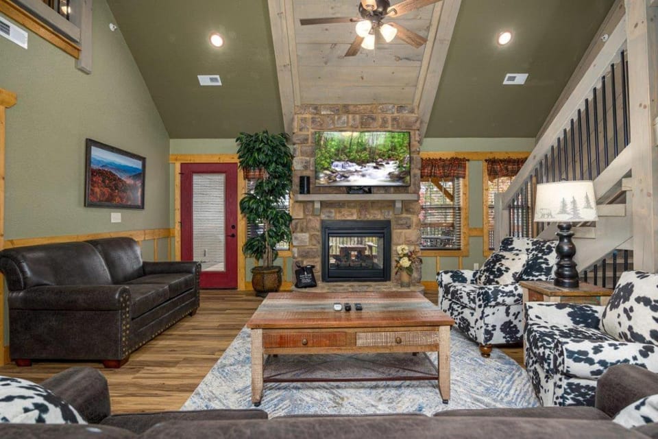 Harmony Peak Chalet in Gatlinburg