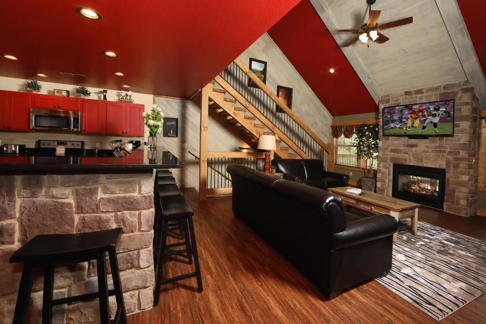 Movie Dive-Inn Chalet in Gatlinburg