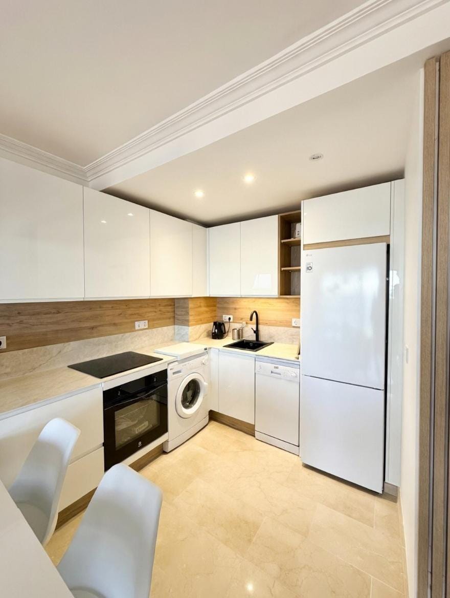 dishwasher, oven, washing machine, kitchen