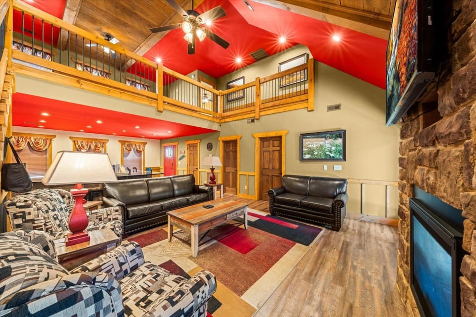 Splash Mansion Chalet in Gatlinburg