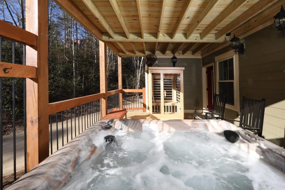 Splash Time Cinema Chalet in Gatlinburg