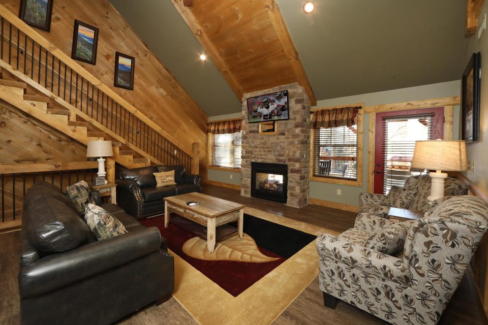 Splash Time Cinema Chalet in Gatlinburg