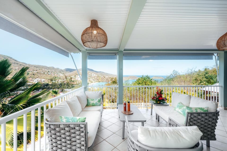 Patio, Natural landscape, View (from property/room), Balcony/Terrace, Living room, Mountain view, Sea view