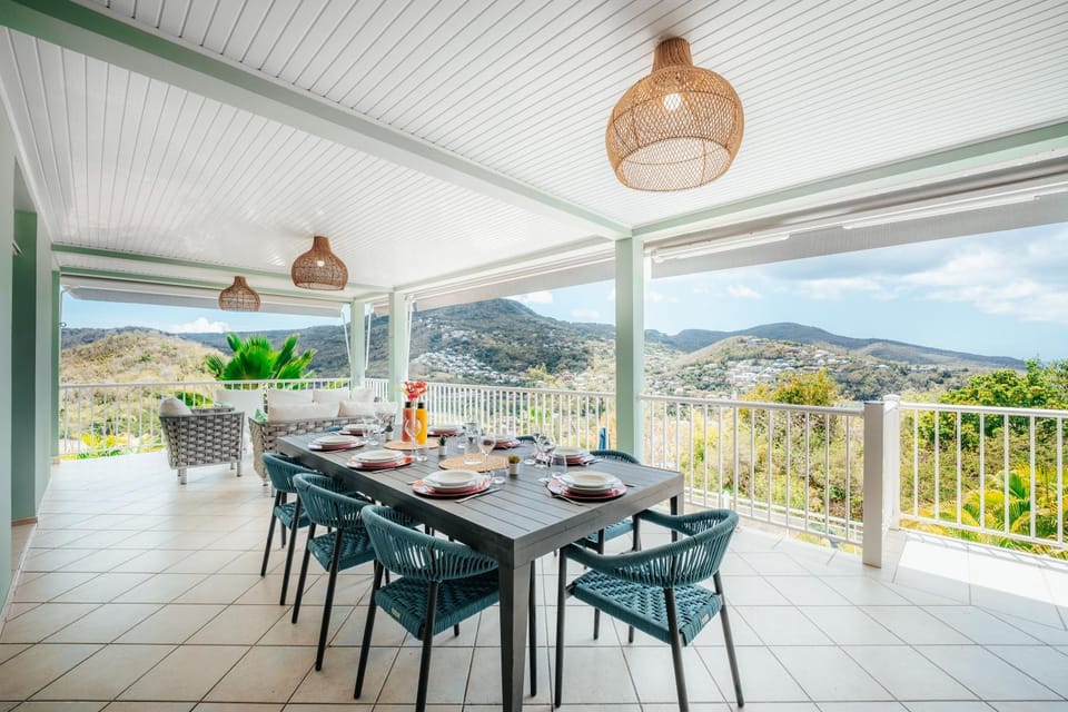 Patio, Day, Natural landscape, View (from property/room), Balcony/Terrace, Dining area, Mountain view, Sea view