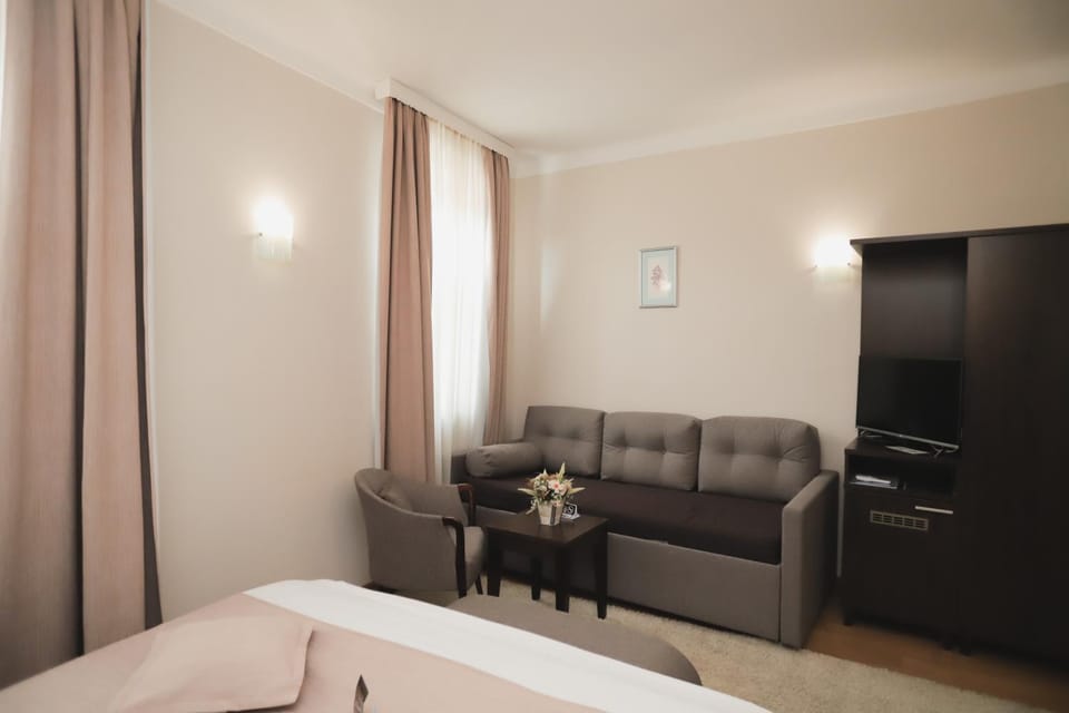 Seating area, Bedroom