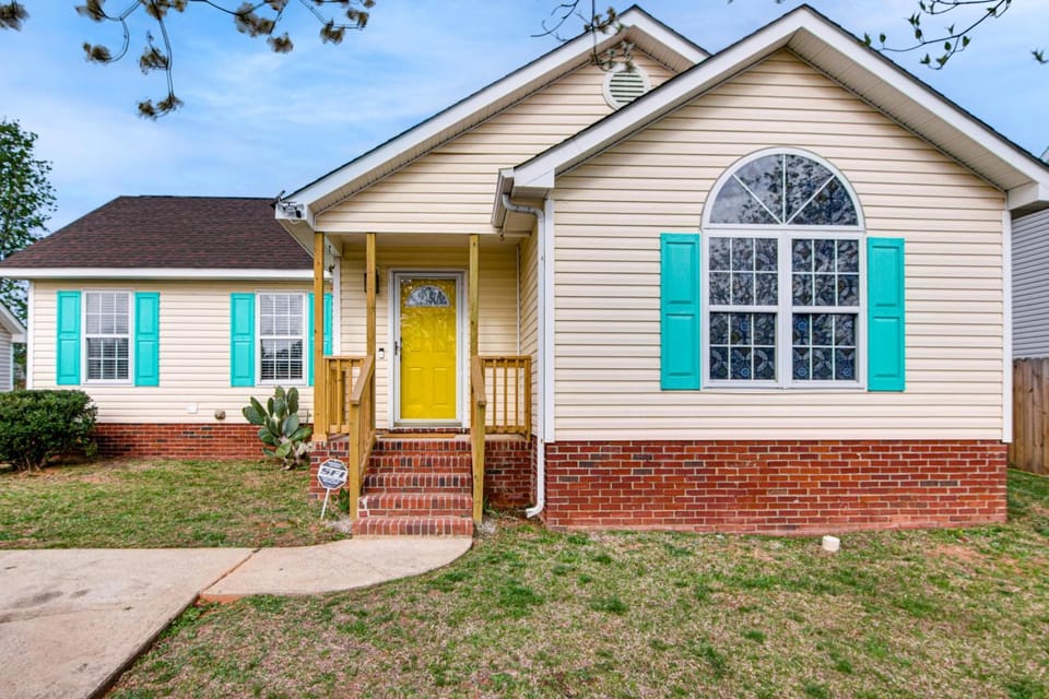Vintage-Chic Getaway: 6 Mi to Uptown Charlotte House in Charlotte