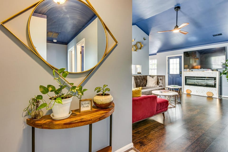 Vintage-Chic Getaway: 6 Mi to Uptown Charlotte House in Charlotte