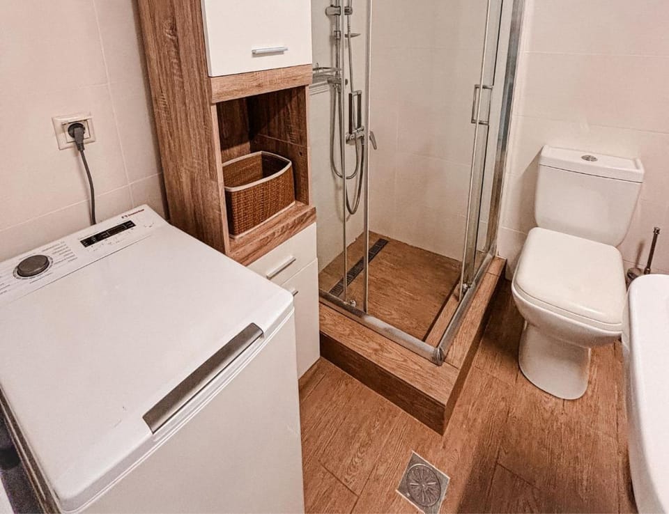 Shower, Toilet, Bathroom, washing machine