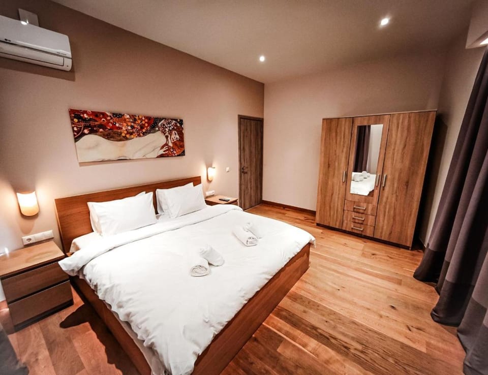 Bed, Decorative detail, Bedroom, wardrobe, air conditioner
