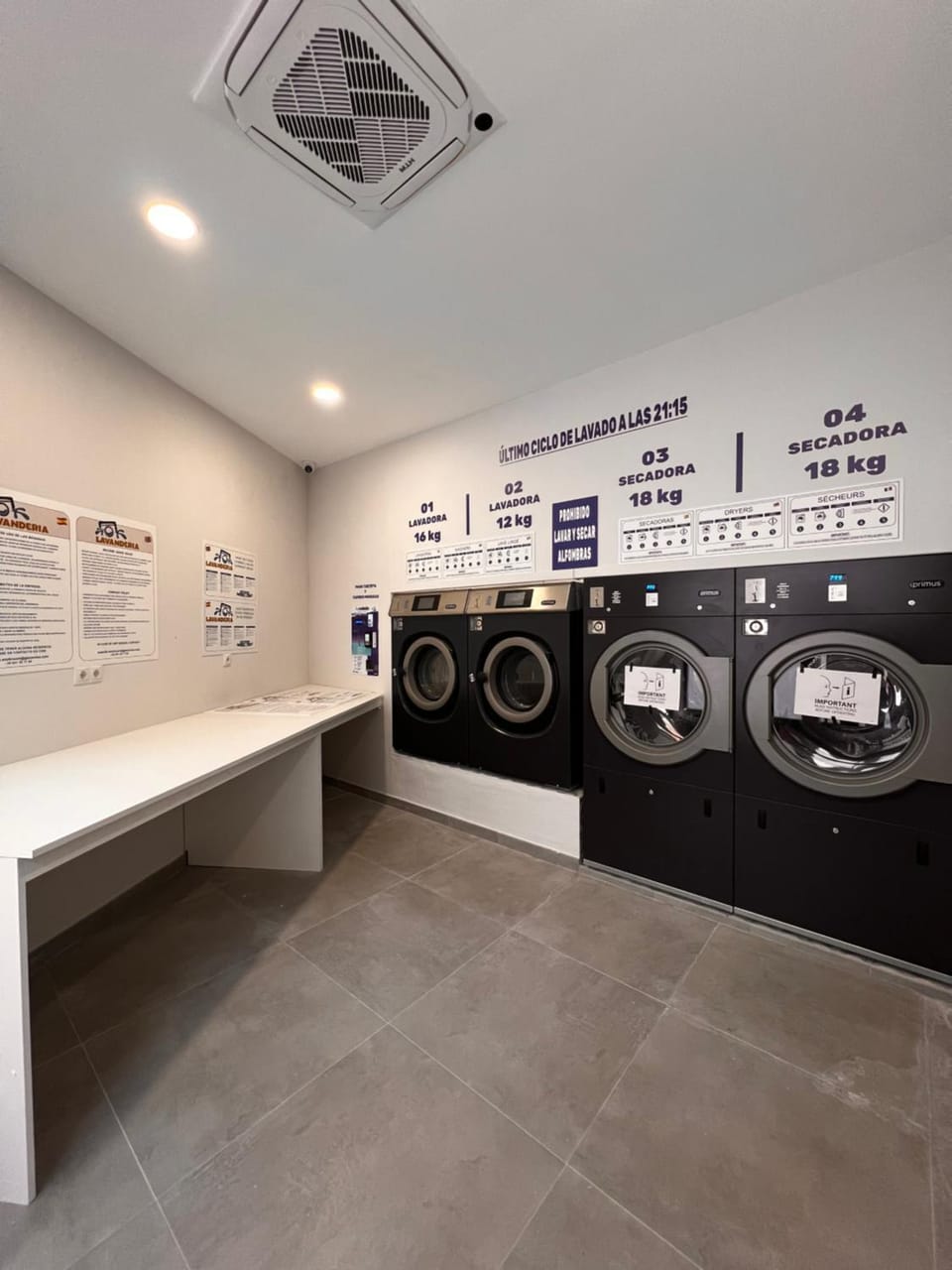 R5 Disfruta y trabaja en Madrid con confort junto a Metro Apartment in Madrid