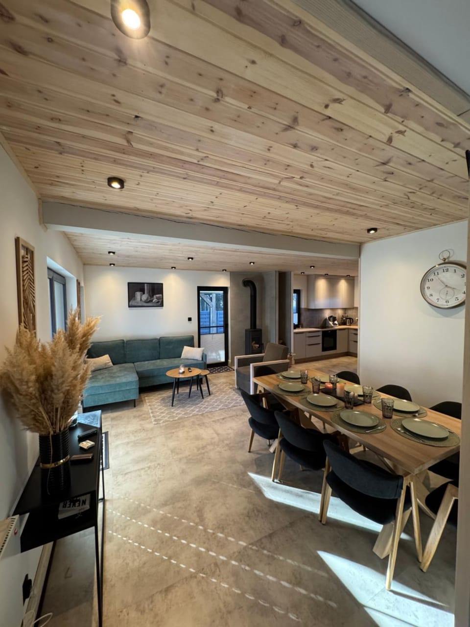 TV and multimedia, Living room, Seating area