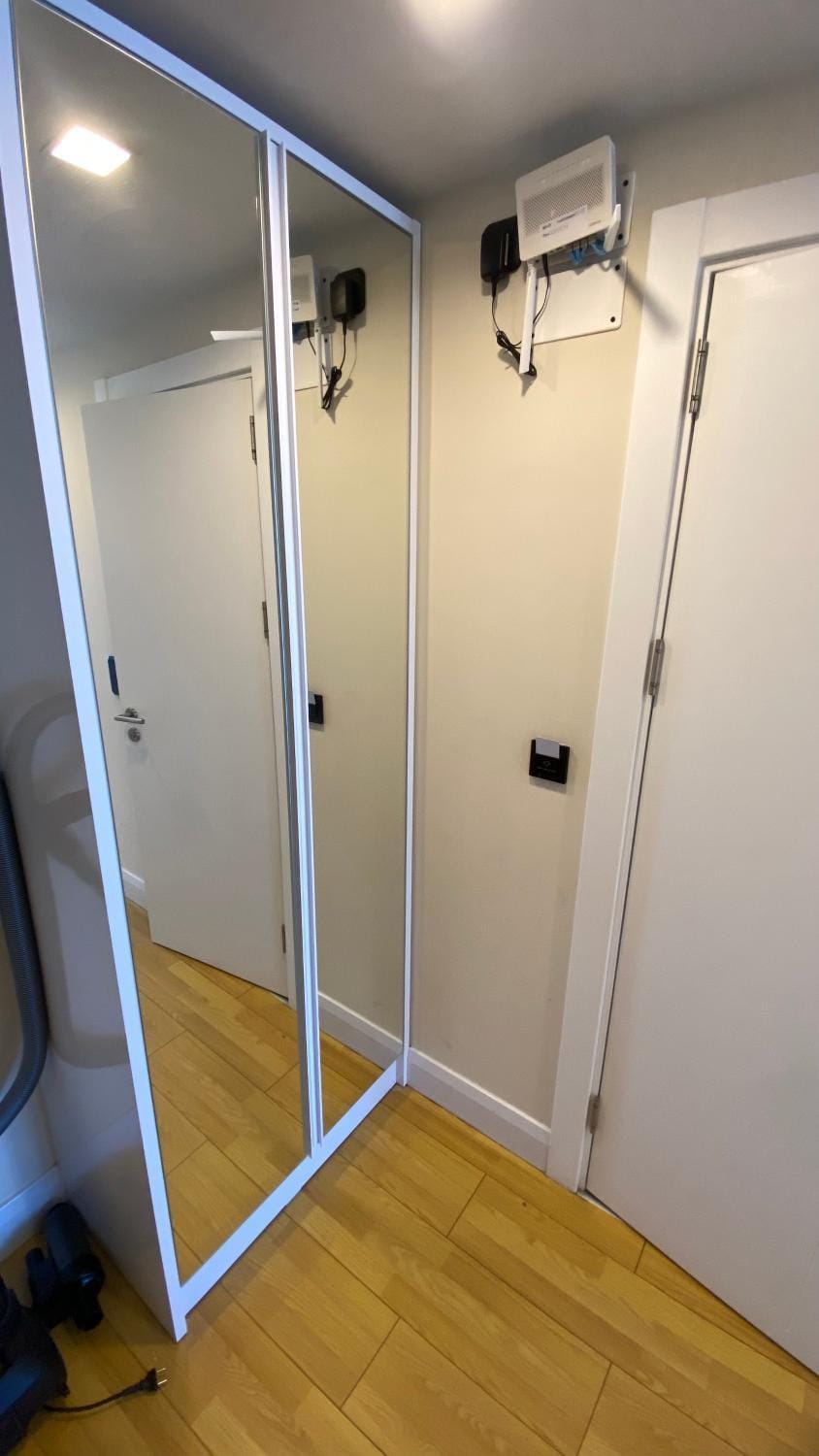 internet, wardrobe