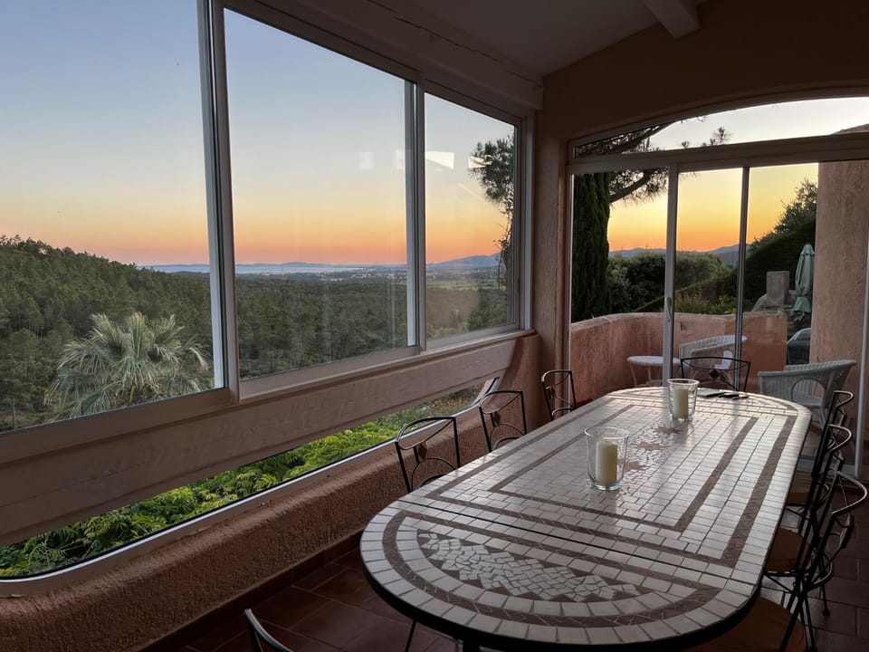 Natural landscape, View (from property/room), Dining area, Mountain view, Sea view, Sunset