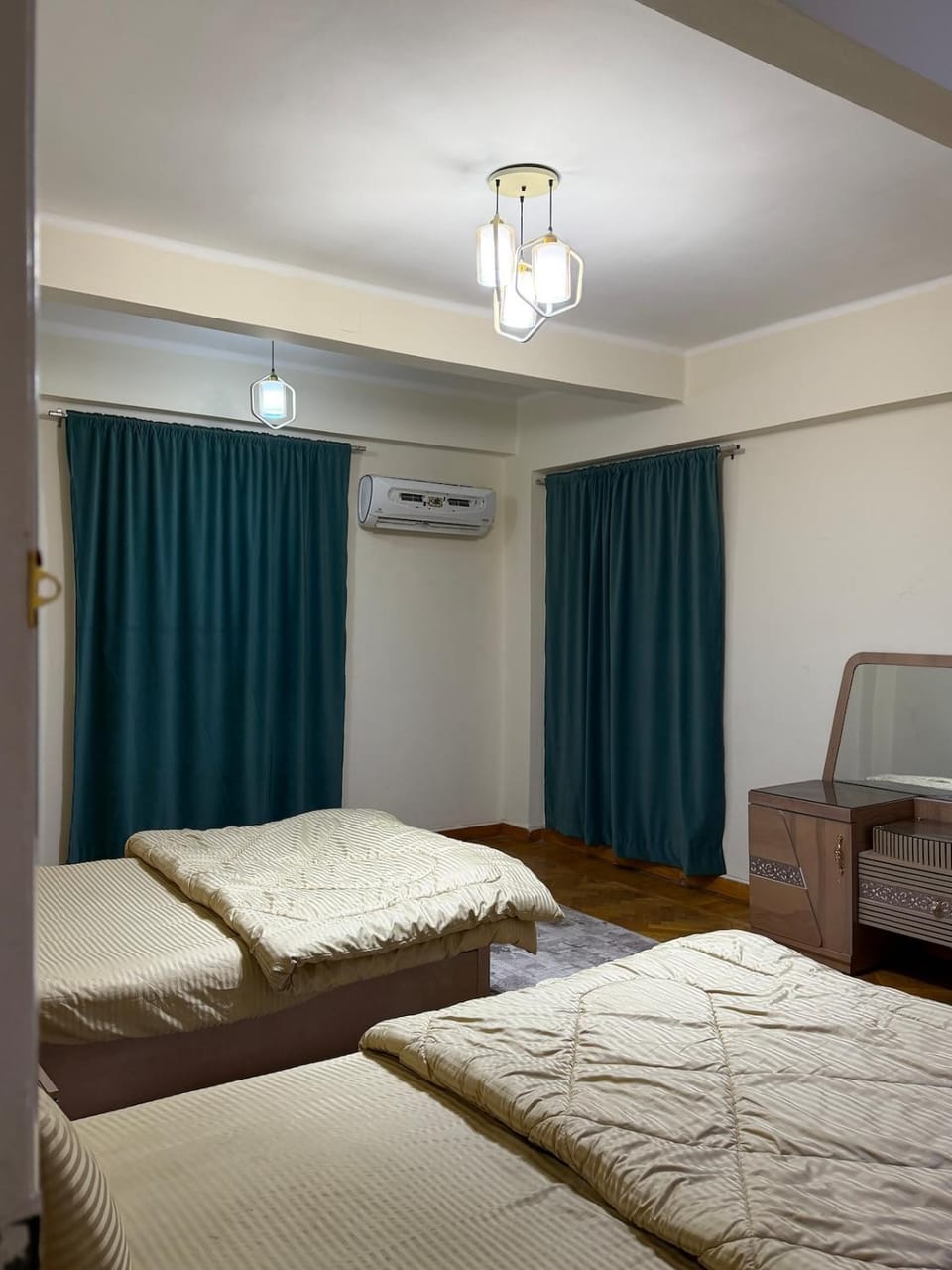 Bed, Photo of the whole room, Bedroom, air conditioner