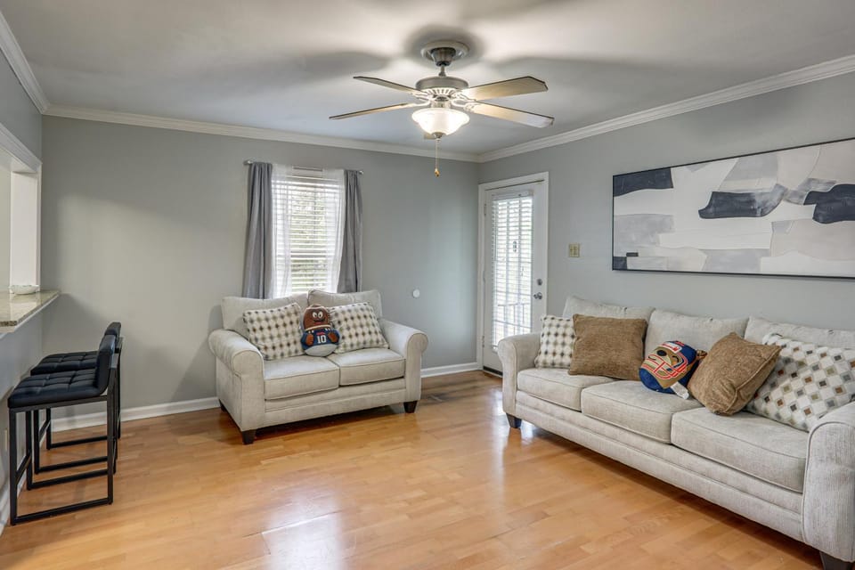 2 Mi to Ole Miss University! Condo w/ Pool Access House in Oxford