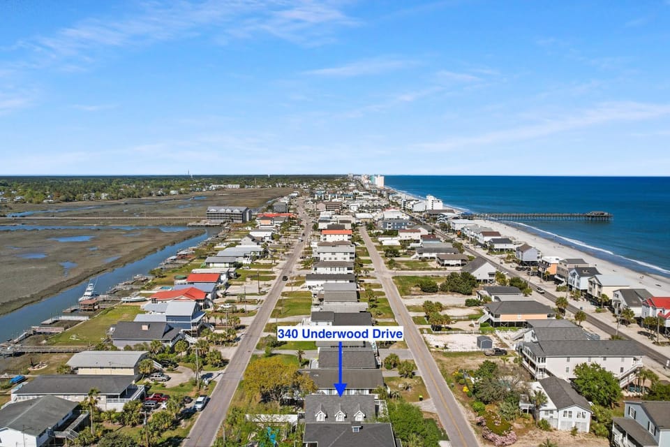 Property building, Day, Neighbourhood, Bird's eye view, Beach
