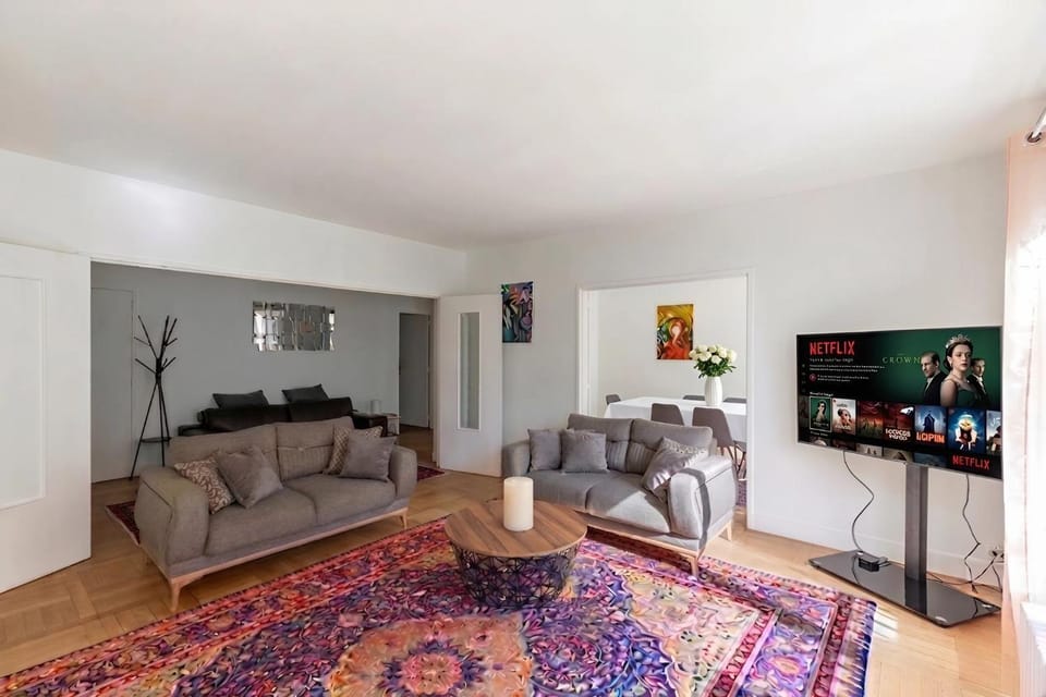 Spacious 3BR - Sleeps 9 - Molitor Apartment in Paris