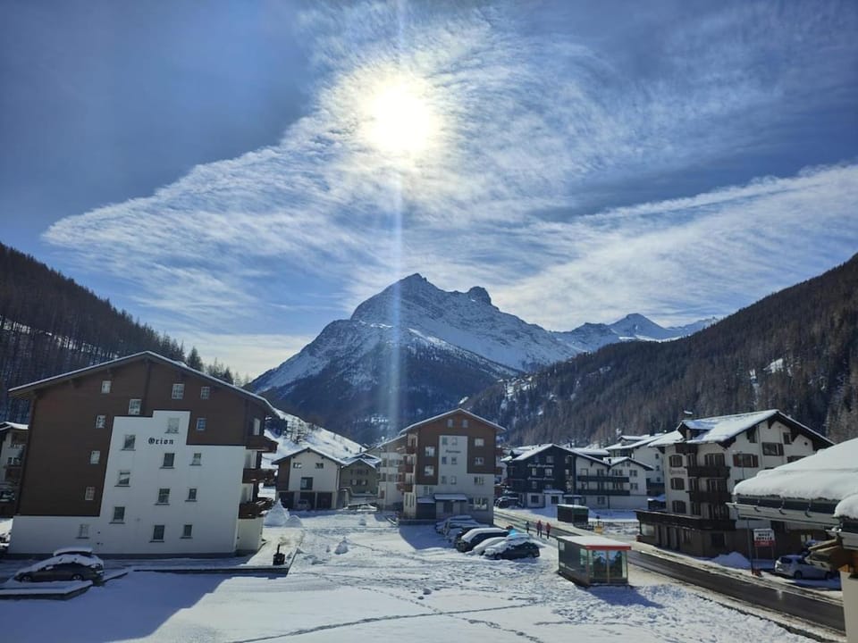 Ferienwohnungen Allalinblick - 80 Meter zur Talstation Apartment in Canton of Valais