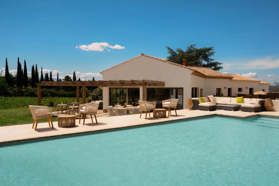 Pool view, Swimming pool, sunbed