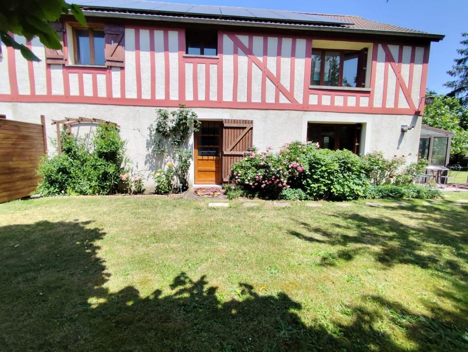 La Ronce maison d hote - piscine SPA Bed and Breakfast in Centre-Val de Loire
