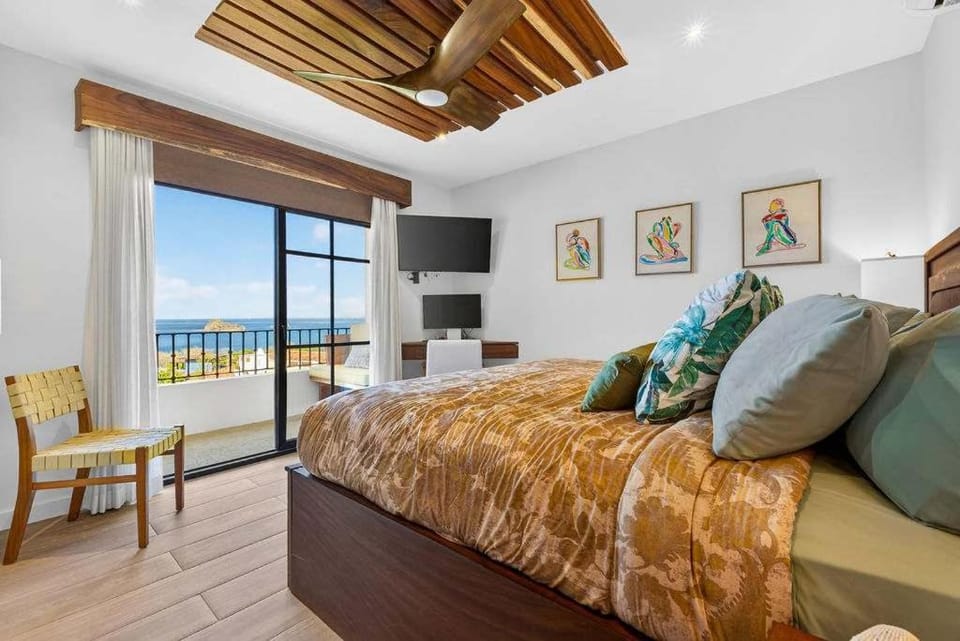 Scenic Ocean Escape with Ocean Breeze House in Guanacaste Province