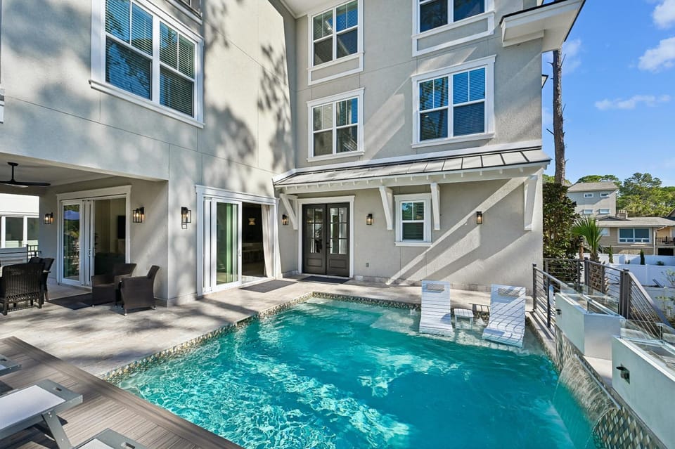 Property building, Patio, Day, Swimming pool