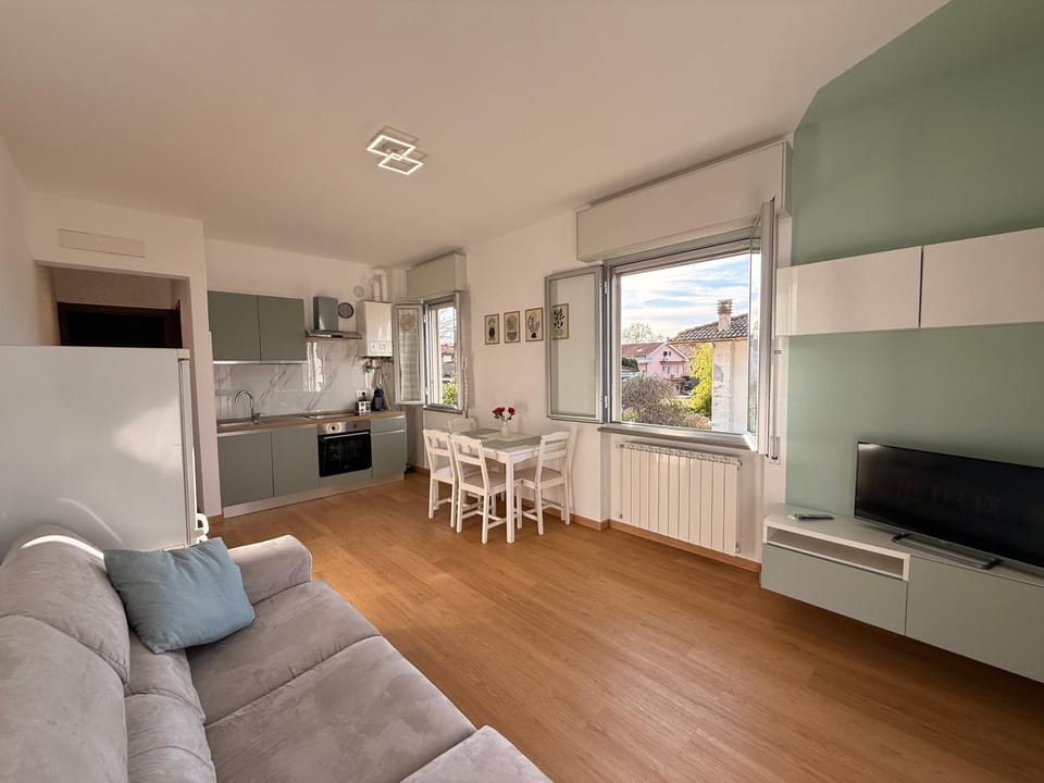 TV and multimedia, Living room, Dining area, oven, stove
