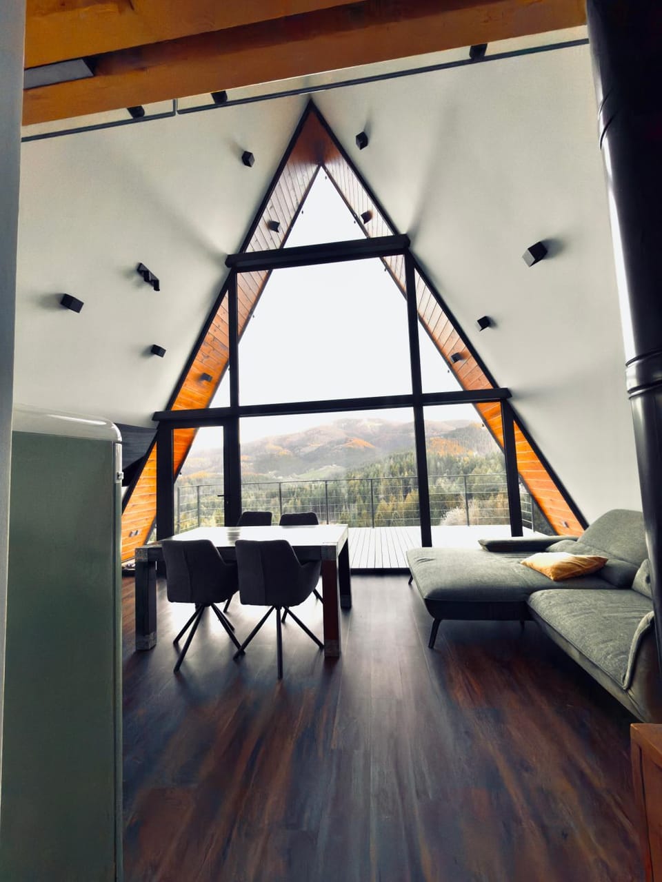 Living room, Mountain view