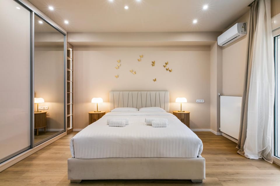 Bed, Photo of the whole room, Bedroom