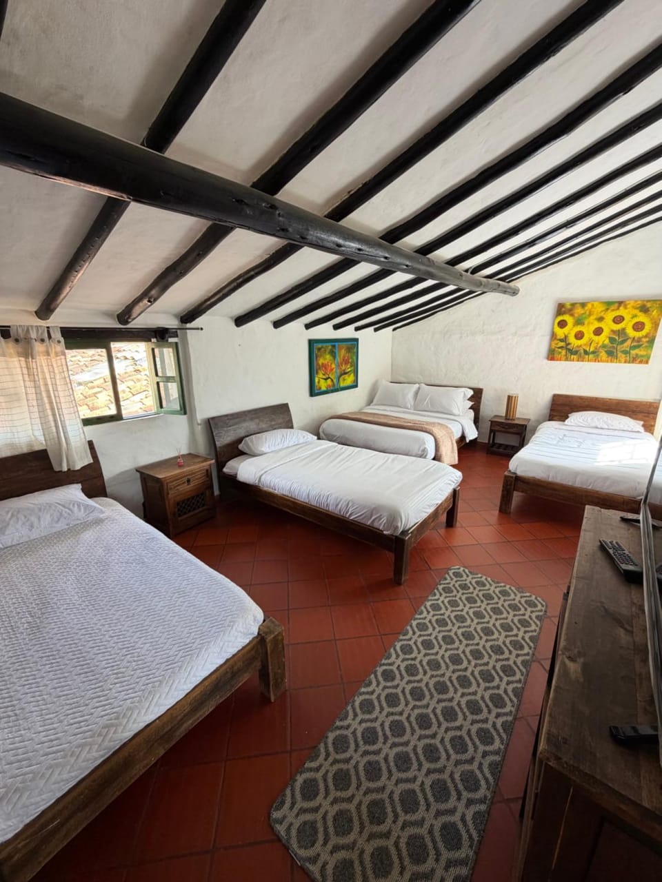 Photo of the whole room, Bedroom