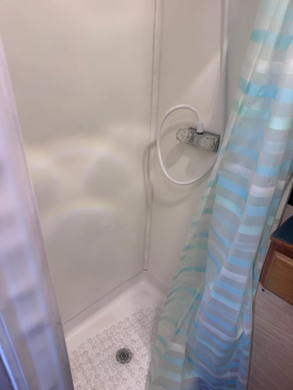 Comfy camper Campground/ 
RV Resort in Tampa