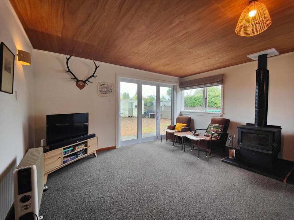 Arrive and Revive Te Anau House in Te Anau