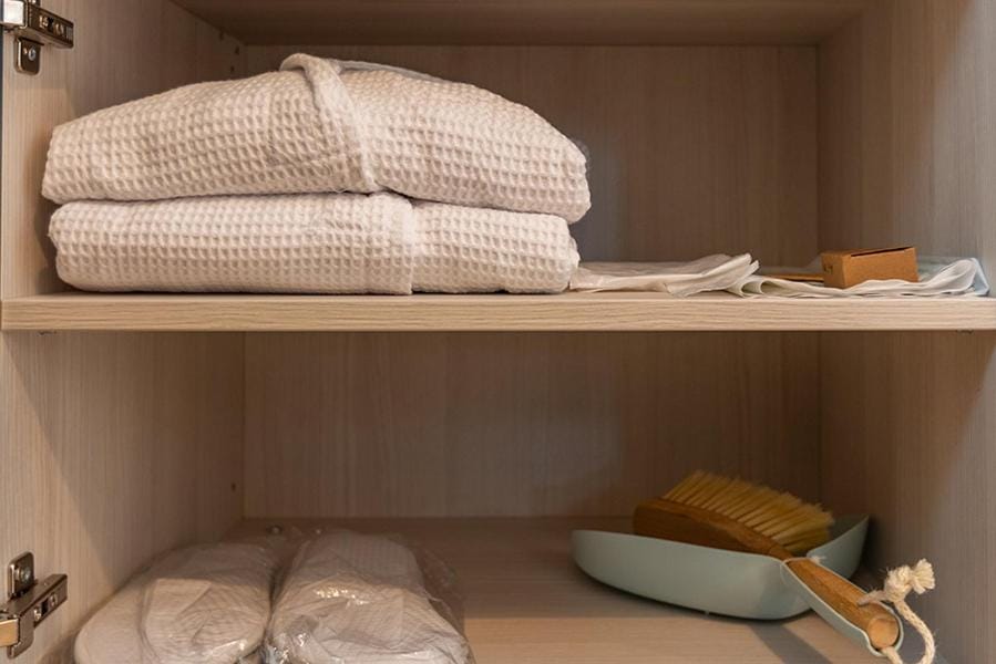 towels, wardrobe