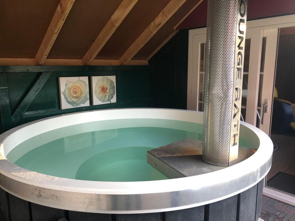 Natural landscape, Hot Tub, Spa and wellness centre/facilities