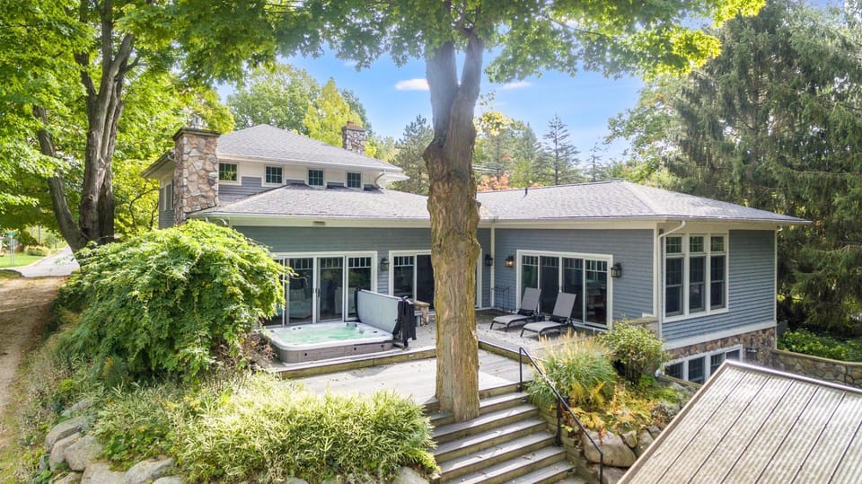 Spacious Modern Farmhouse w/Private Beach, Oversized Hot Tub & Game Room House in South Haven
