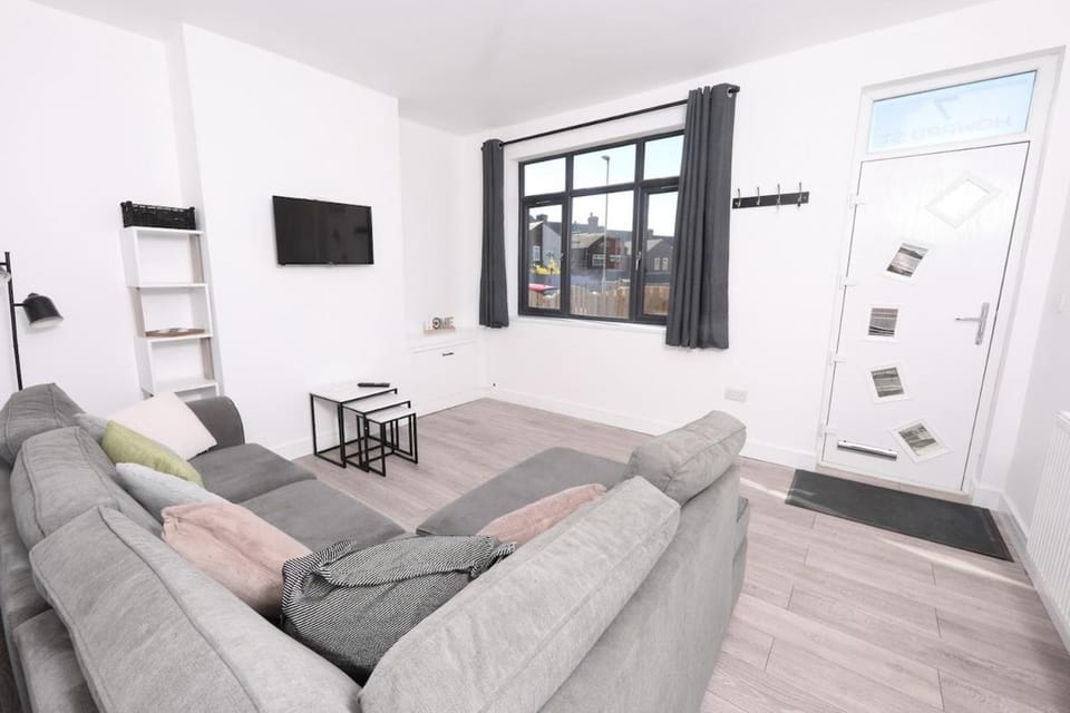 Spacious 6-Guest Retreat with Pool Table Apartment in Bassetlaw District