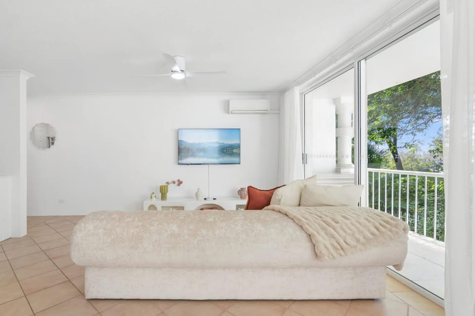 Santorini Palms Hosted by Gold Coast Holiday Stays Apartment in Mermaid Beach
