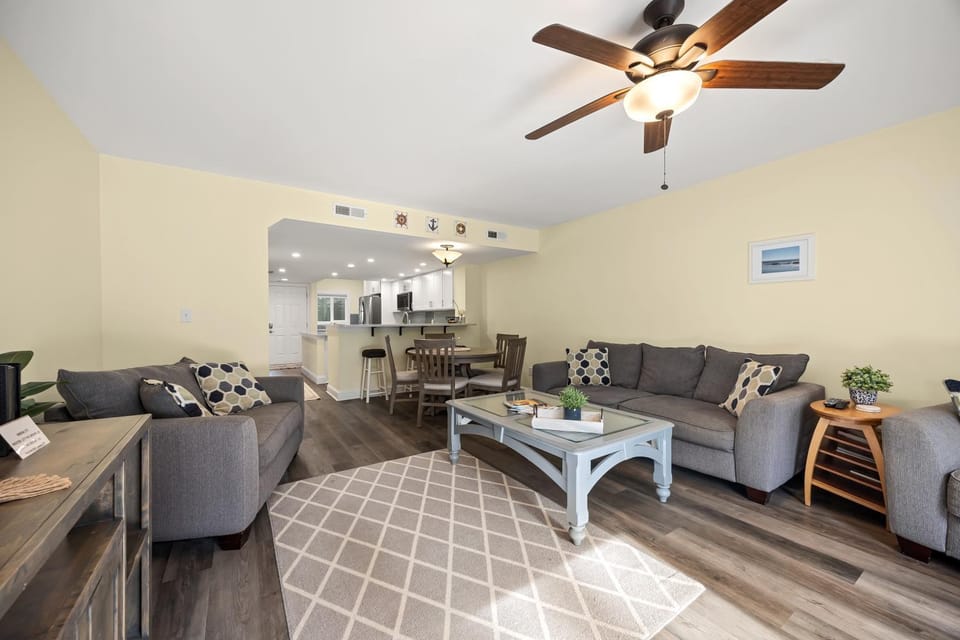 177 The Greens 2 BR 25 BA Updated Luxury Condo Near Ocean Bikes & Beach Gear Included House in Hilton Head Island