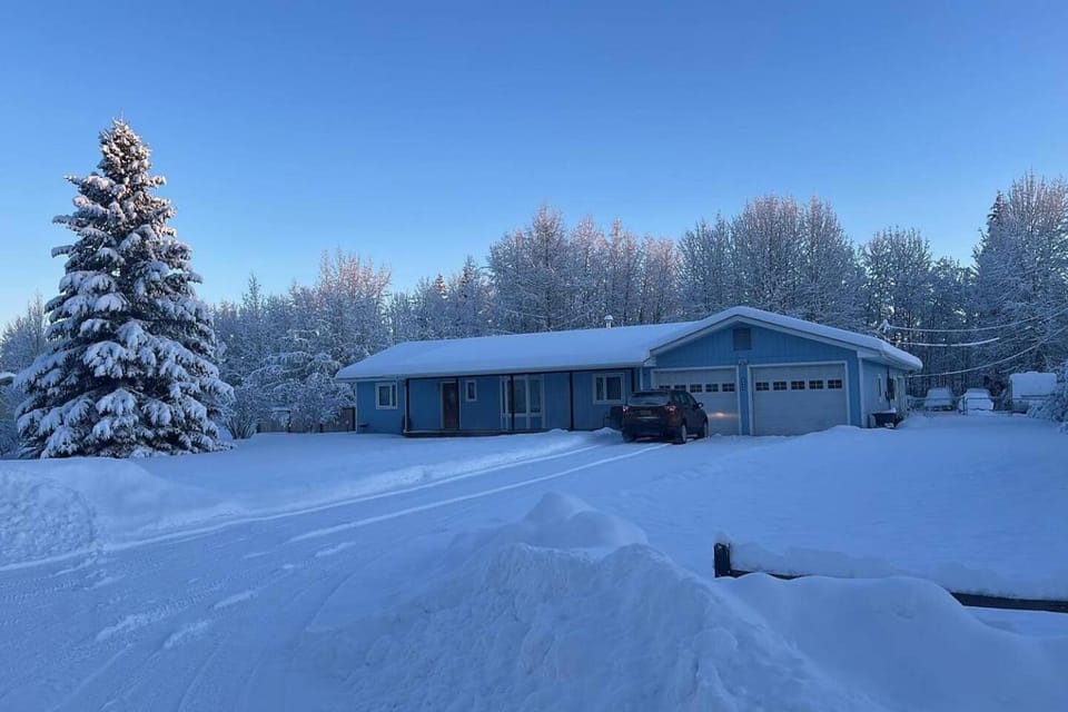 Cozy Little Dipper House in Alaska