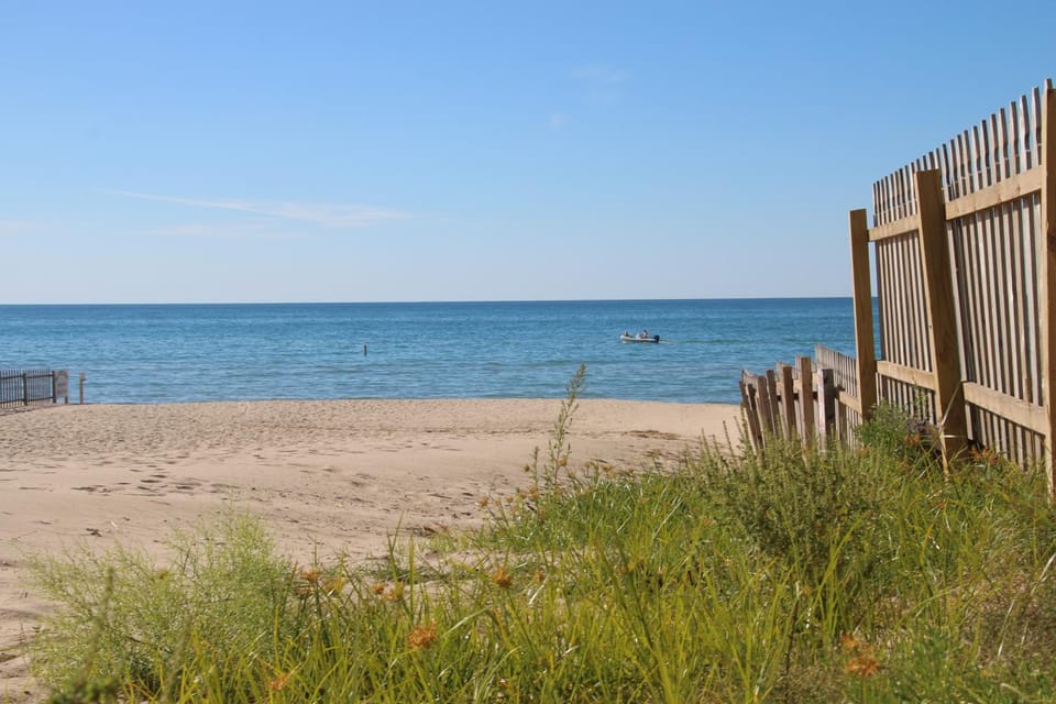 Elegant Estate w/ Modern Amenities Across from Woodman Beach! House in South Haven